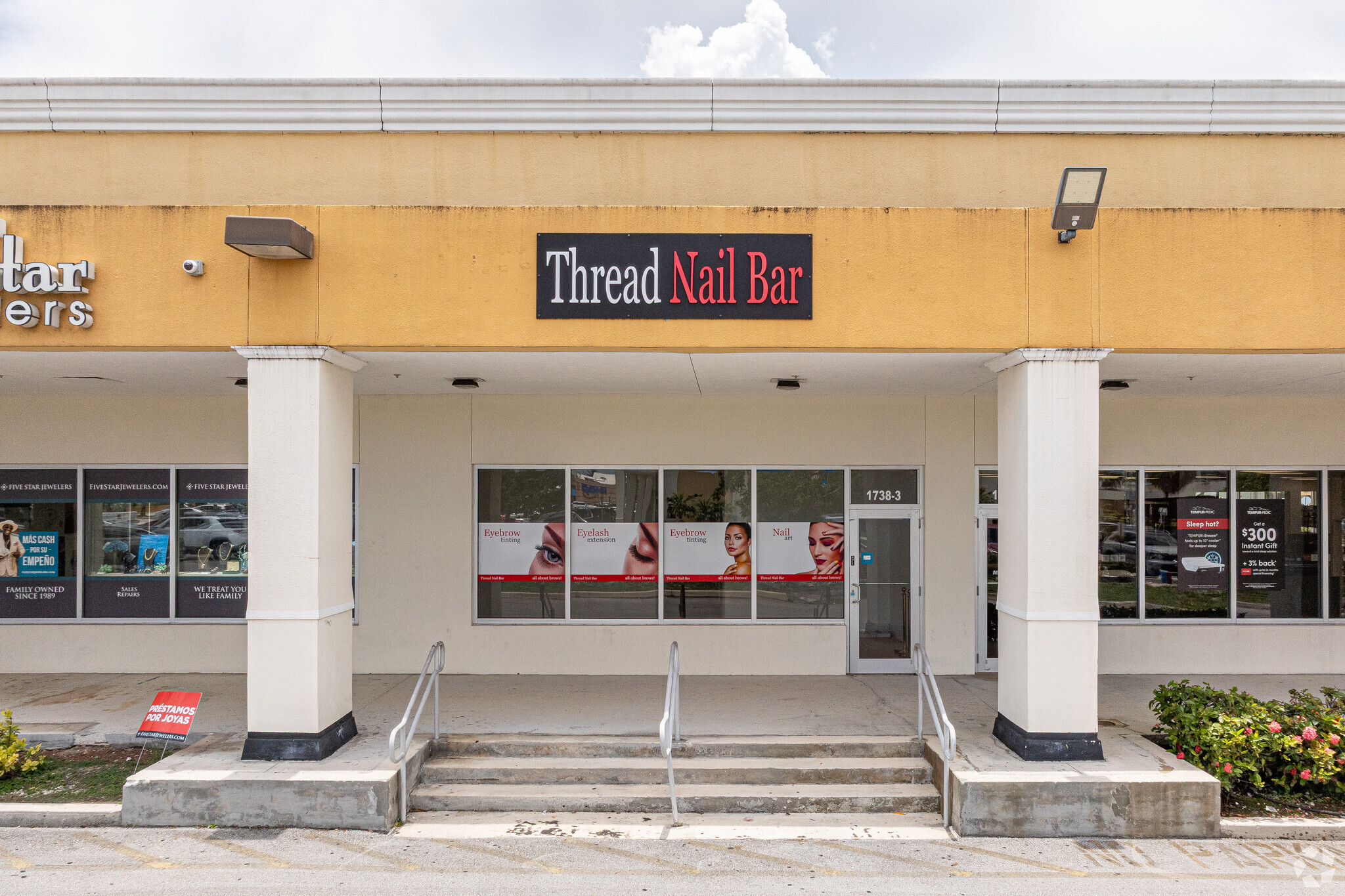 1700 W 49th St, Hialeah, FL à louer Photo de l’immeuble– Image 1 sur 16