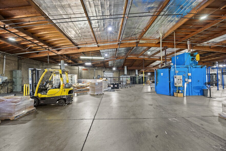 4677 Worth St, Los Angeles, CA à louer - Photo de l’immeuble – Image 2 sur 7