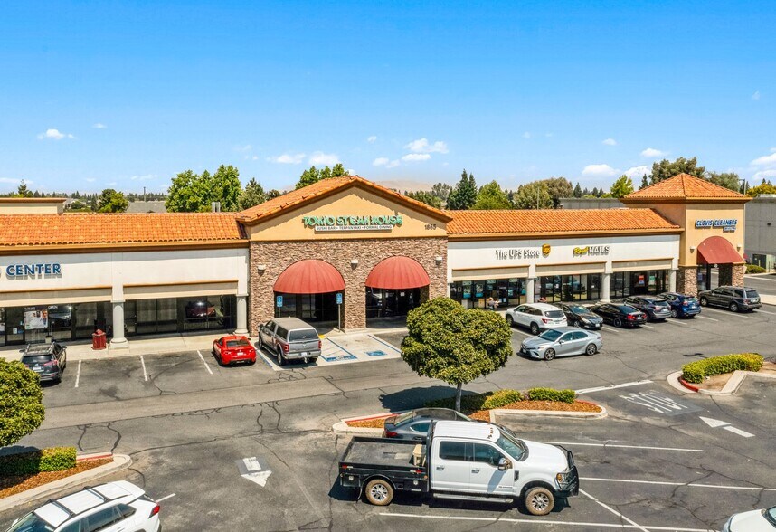 1805 Herndon Ave, Clovis, CA à louer - Photo de l’immeuble – Image 2 sur 9