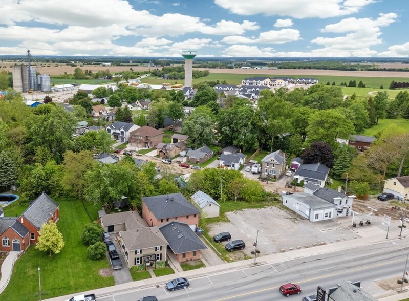 195 Main St, Lucan Biddulph, ON à vendre - Aérien – Image 3 sur 34