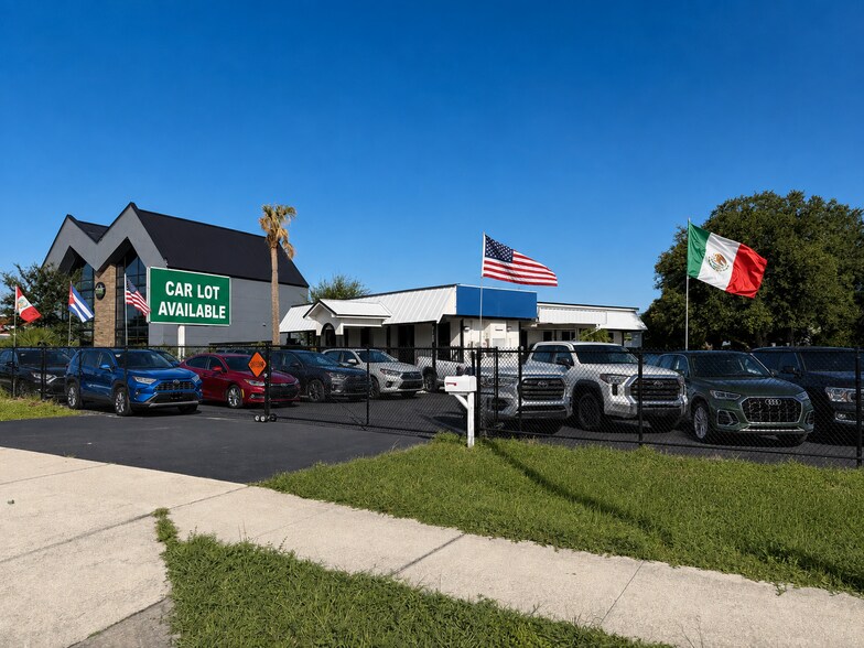 6113 E Colonial Dr, Orlando, FL à louer - Photo de l’immeuble – Image 3 sur 9
