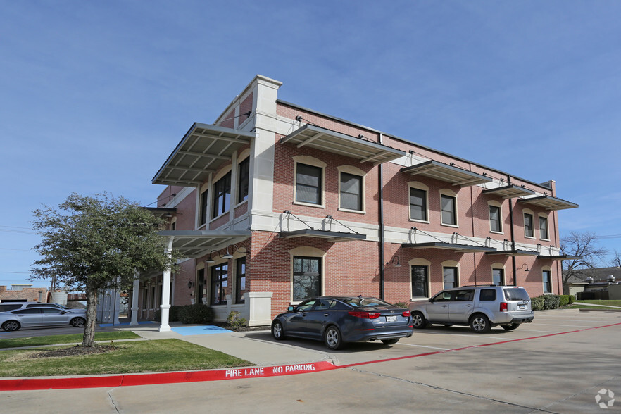 140 E Main St, Lewisville, TX à louer - Photo de l’immeuble – Image 1 sur 6
