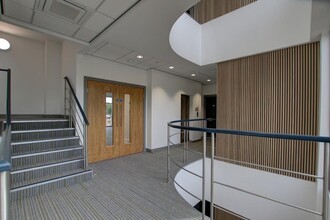 1 Sterling Way, Tingley à louer Photo intérieure– Image 2 sur 2