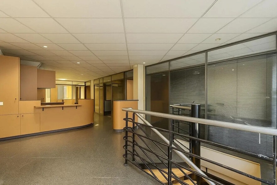 Bureau dans Paris à vendre - Photo de l’immeuble – Image 2 sur 8