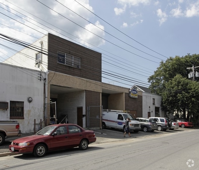 87-89 Garden St, Westbury, NY à louer Photo principale– Image 1 sur 12