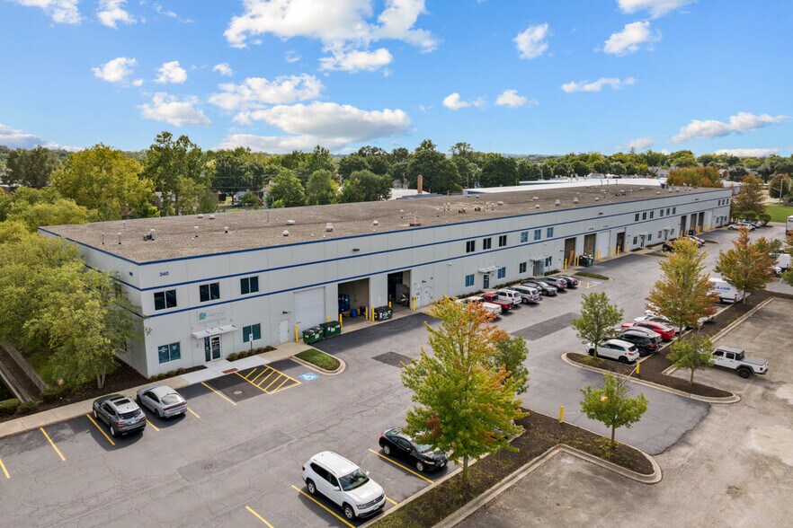340 Marshall Ave, Aurora, IL à vendre - Photo de l’immeuble – Image 3 sur 59