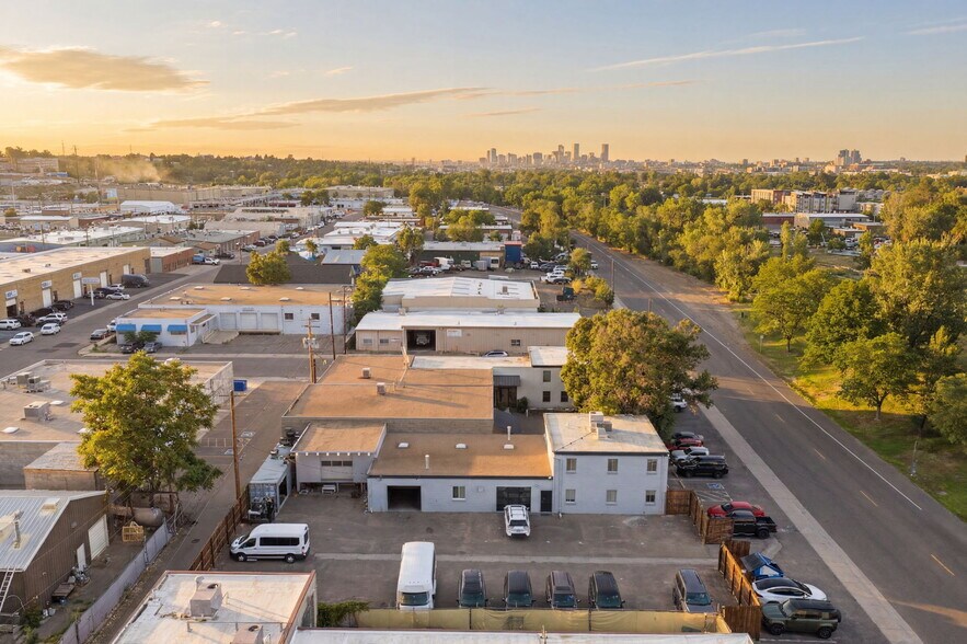 2311 S Platte River Dr, Denver, CO à louer - Photo de l’immeuble – Image 3 sur 14