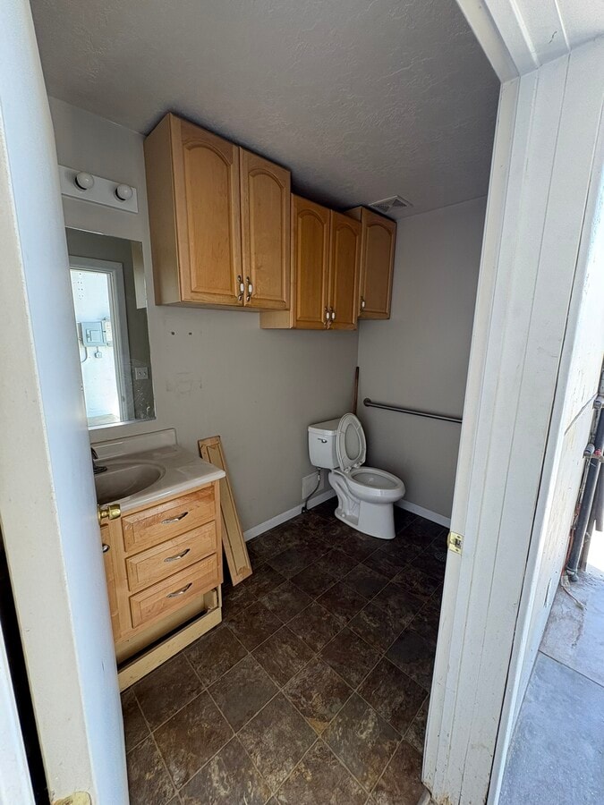 230 Cutler Dr, North Salt Lake, UT 84054 - Lot 1 - - Photo intérieure - Image 2 of 24