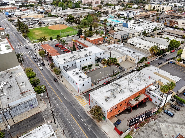 1115 Lillian Way, Los Angeles, CA à vendre - Photo principale – Image 1 sur 4