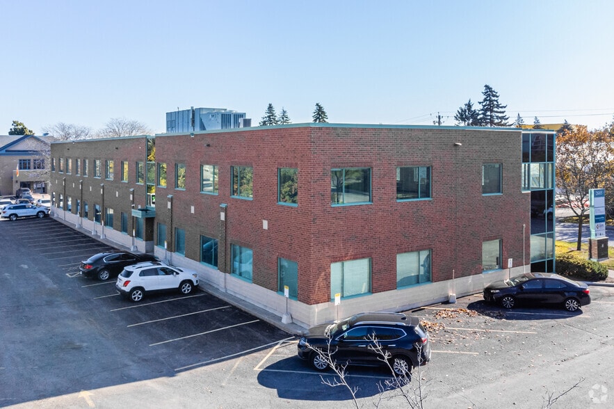 2685 Queensview Dr, Ottawa, ON à louer - Photo de l’immeuble – Image 3 sur 8