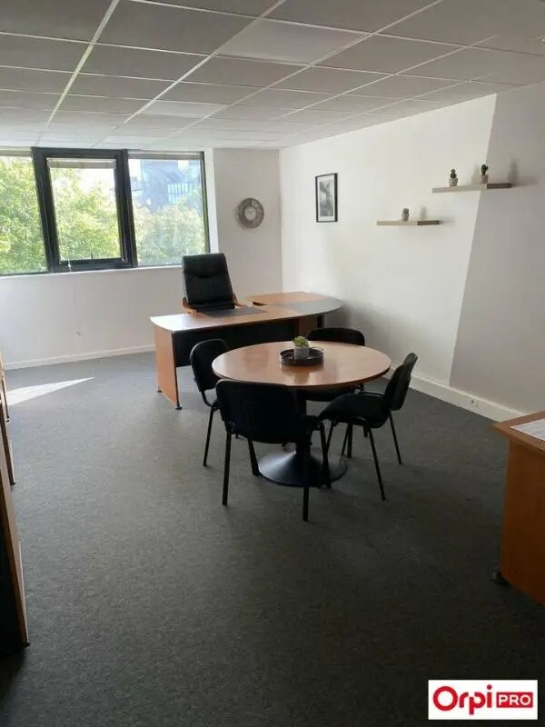 Bureau dans Plérin à louer Photo de l’immeuble– Image 1 sur 5