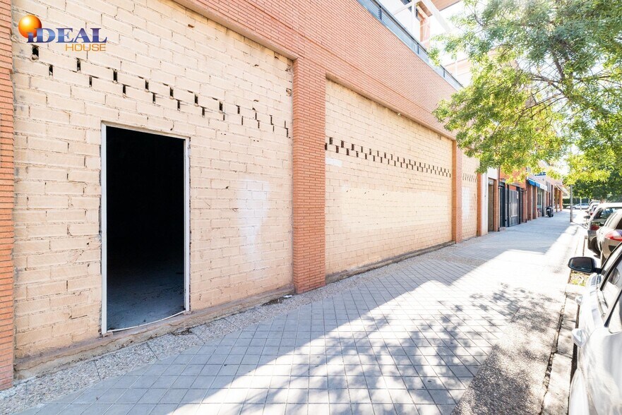 Calle Torre de las Cabezas, 12, Granada, Granada à vendre - Photo de l’immeuble – Image 2 sur 17