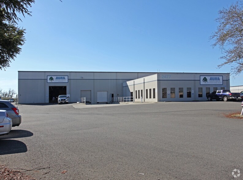 2477 Mercantile Dr, Rancho Cordova, CA à louer - Photo principale – Image 1 sur 4