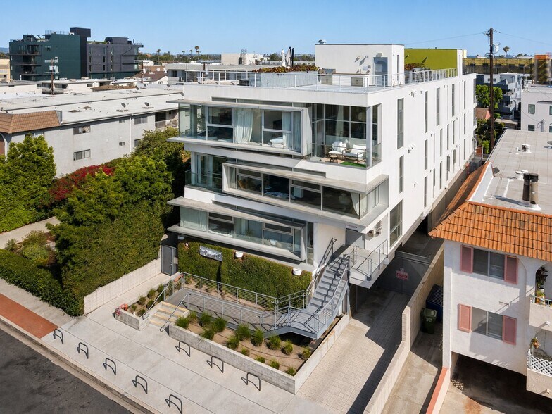 12770 Caswell Ave, Los Angeles, CA à vendre - Photo de l’immeuble – Image 3 sur 47