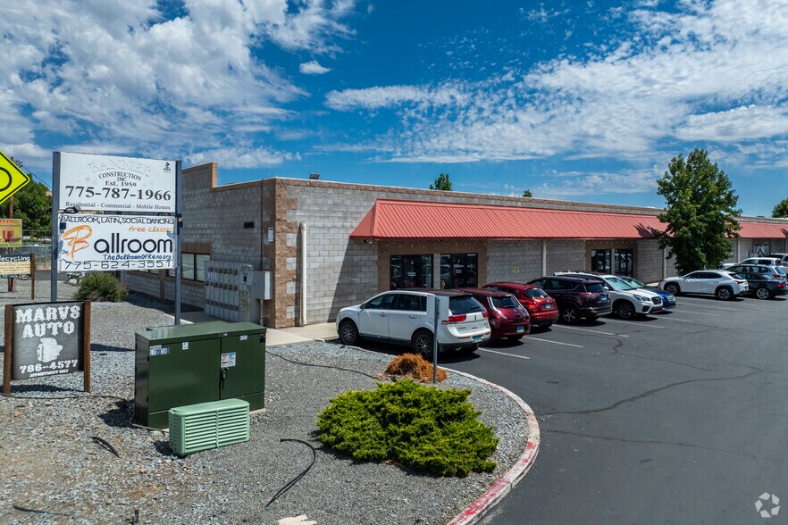 2540 Sutro St, Reno, NV à louer - Photo de l’immeuble – Image 2 sur 5