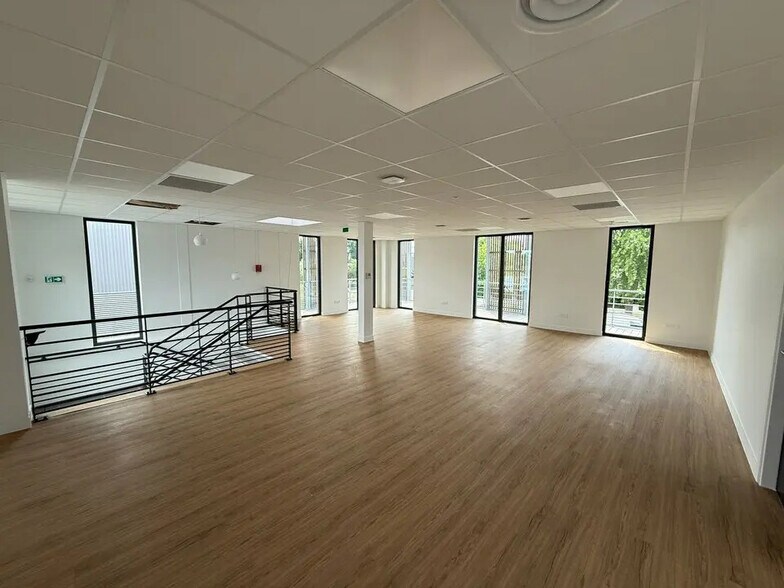 Local d'activités dans Courtry à vendre - Photo intérieure – Image 3 sur 4