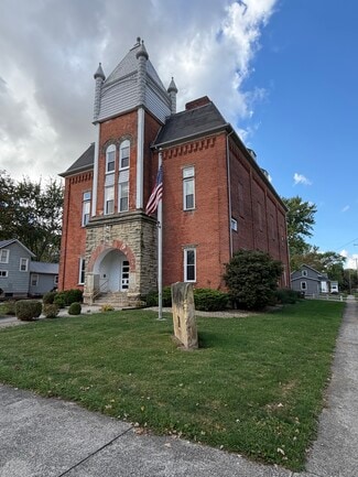 Plus de détails pour 34 Pleasant St, Wakeman, OH - Spécialisé à vendre
