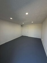 1592 SE Village Green Dr, Port Saint Lucie, FL à louer Photo intérieure– Image 1 sur 3