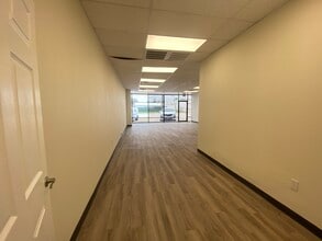 527 Barren Springs Dr, Houston, TX à vendre Photo intérieure– Image 2 sur 3