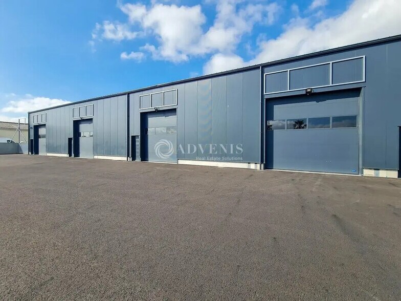 Local d’activités dans Quessoy à louer - Photo de l’immeuble – Image 2 sur 10