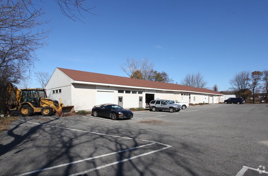 164 Old Gate Ln, Milford, CT à louer - Photo de l’immeuble – Image 2 sur 2