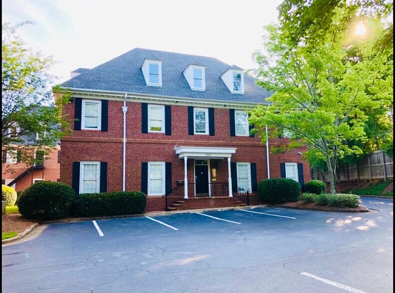 6318 Baker Ct, Peachtree Corners, GA à vendre - Photo de l’immeuble – Image 2 sur 6