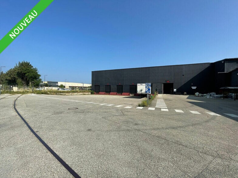 Industriel/Logistique dans L'ISLE-SUR-LA-SORGUE à louer - Photo de l’immeuble – Image 1 sur 5