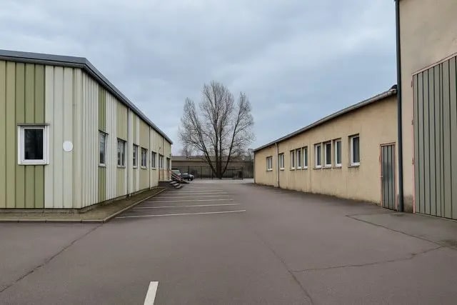 Plus de détails pour Local d’activités à vendre