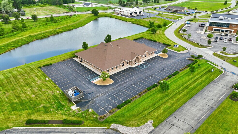 9109 Stellhorn Crossing Blvd, Fort Wayne, IN à louer - Photo de l’immeuble – Image 2 sur 49