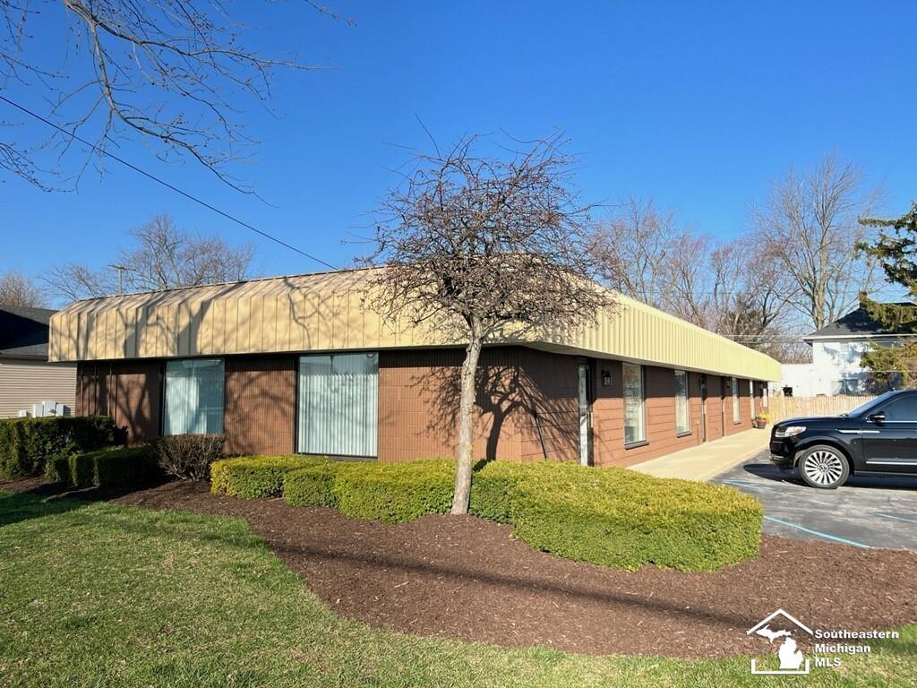 15175 S Dixie Hwy, Monroe, MI à louer Photo de l’immeuble– Image 1 sur 3