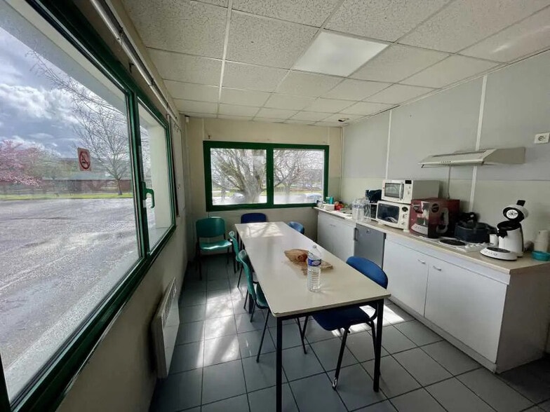 Bureau dans Eslettes à louer - Photo intérieure – Image 2 sur 28