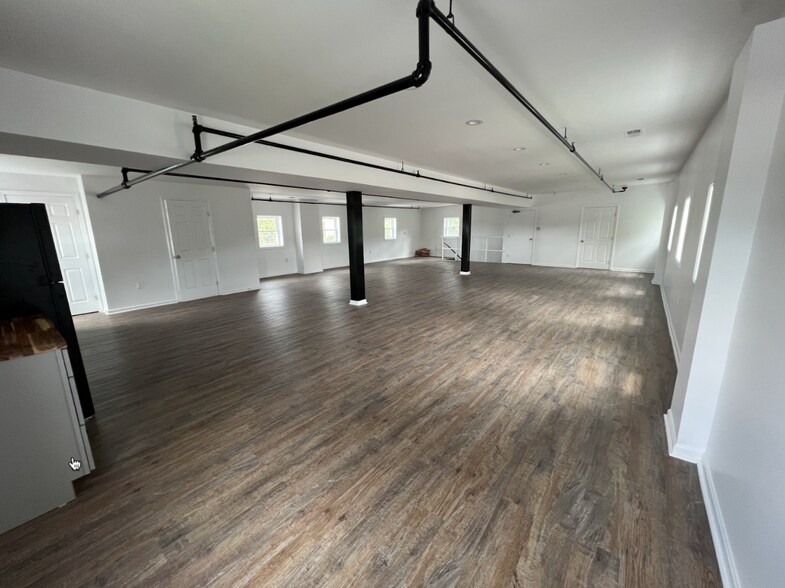 763 E Seventh St, Lexington, KY à louer - Photo de l’immeuble – Image 3 sur 9