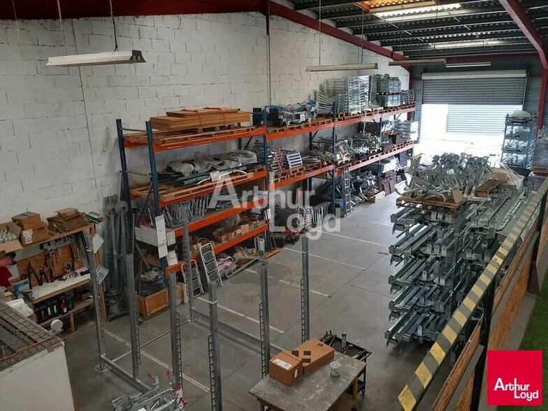 Local d’activités dans Écouflant à louer - Photo intérieure – Image 1 sur 3