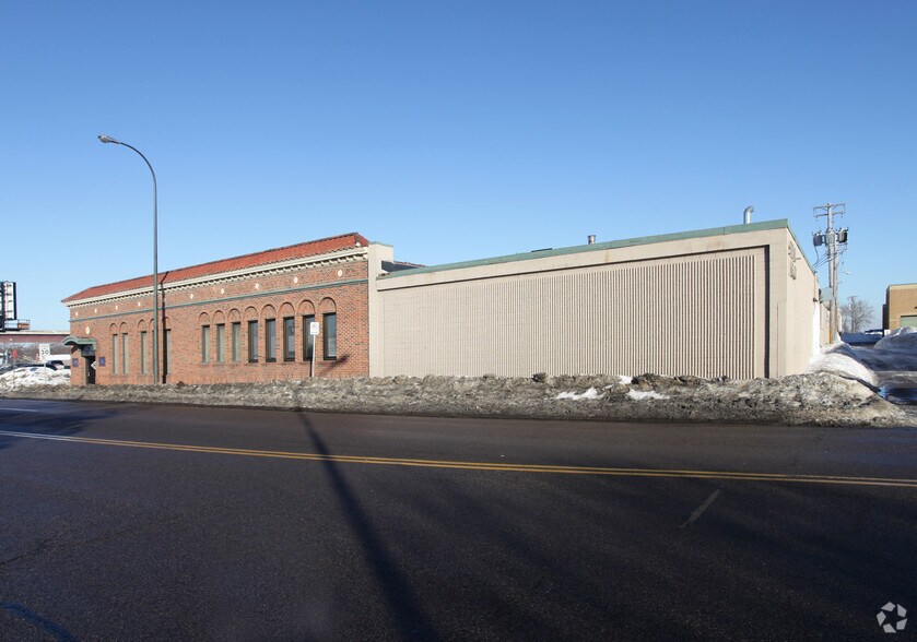 260 N Plymouth Ave, Minneapolis, MN à vendre - Photo de l’immeuble – Image 3 sur 4