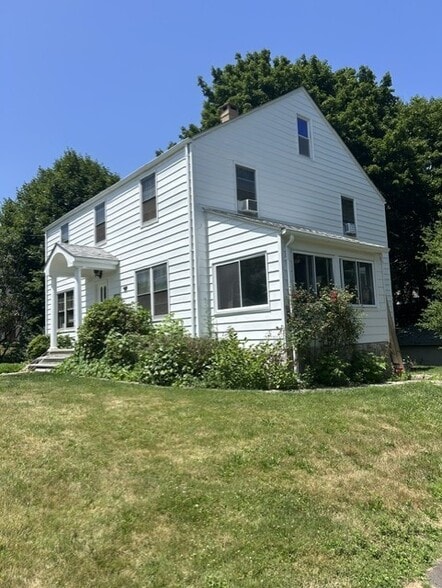 26 Edgewood Pl, Meriden, CT à vendre - Photo principale – Image 1 sur 7