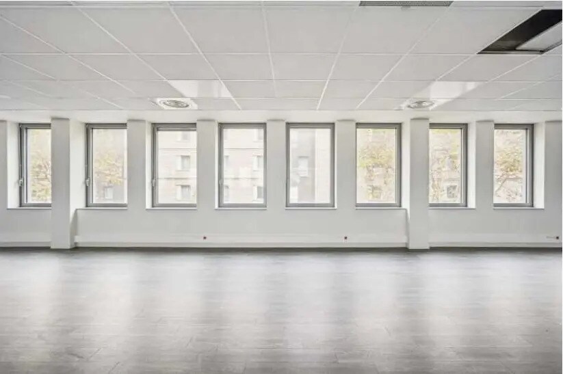 Bureau dans Clichy à louer - Photo de l’immeuble – Image 3 sur 8