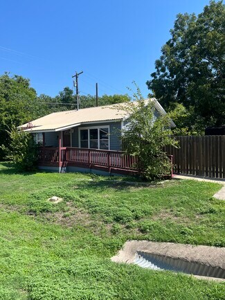 Plus de détails pour 204 West Street, Hutto, TX - Bureau à louer