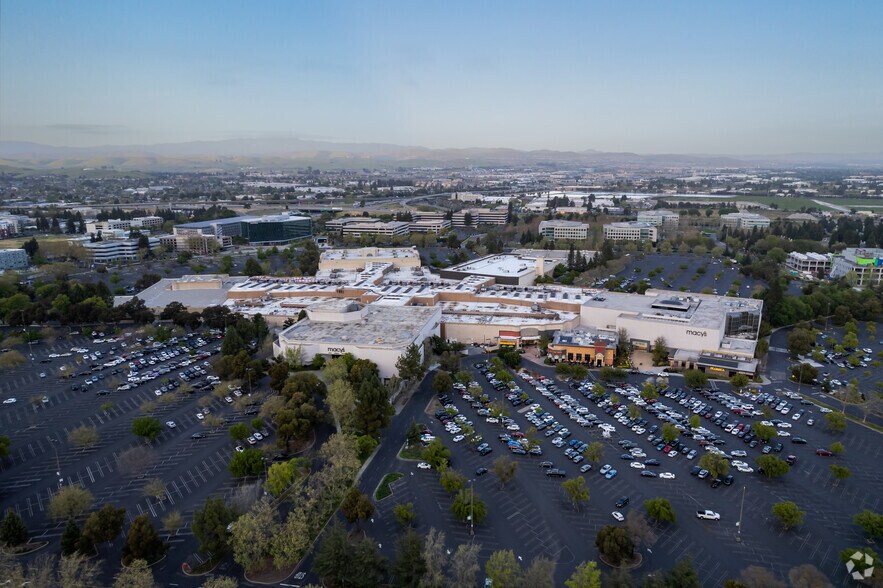 1 Stoneridge Mall, Pleasanton, CA à louer - Photo principale – Image 1 sur 7