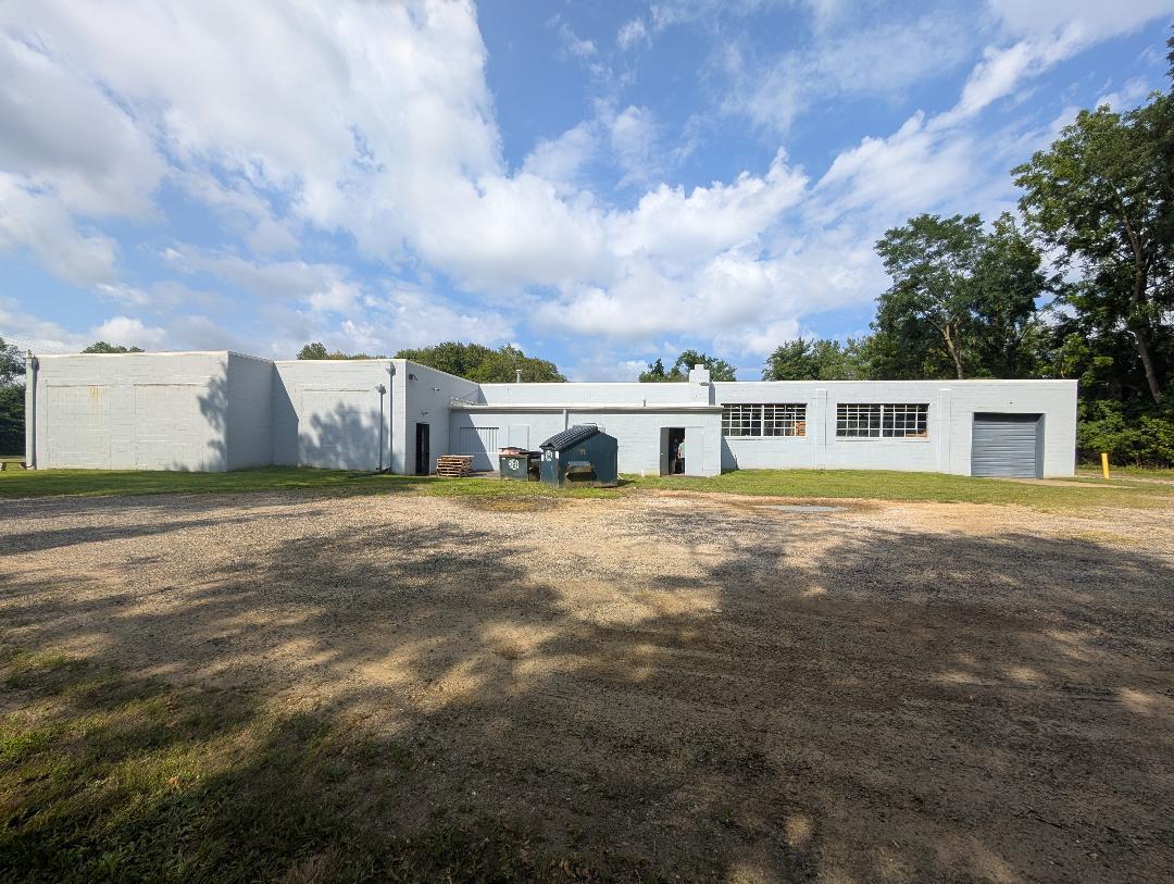 341 Fairfield Rd, Freehold, NJ à louer Photo de l’immeuble– Image 1 sur 14