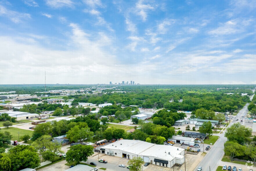 2333 Delante St, Haltom City, TX à vendre - Aérien – Image 2 sur 80