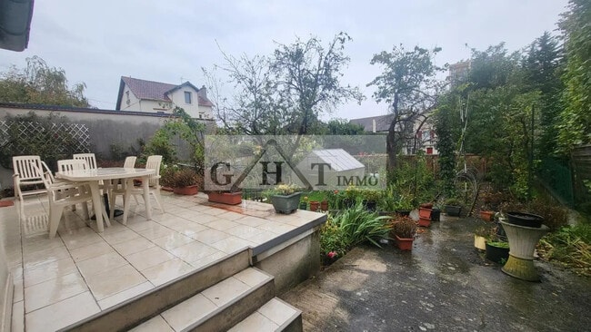 Plus de détails pour Local commercial à vendre