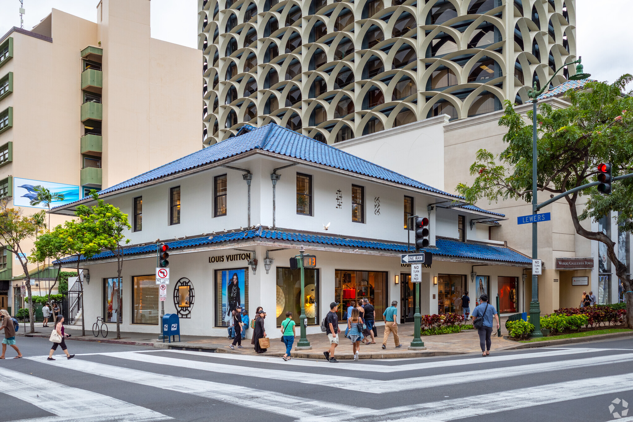 2222 Kalakaua Ave, Honolulu, HI à louer Photo principale– Image 1 sur 6
