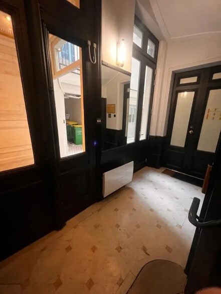 25 Rue Drouot, Paris à vendre - Photo de l’immeuble – Image 3 sur 5