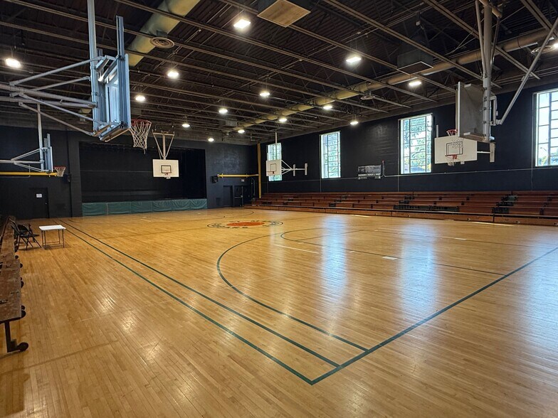 214 Kinne St, East Syracuse, NY à vendre - Photo de l’immeuble – Image 2 sur 9