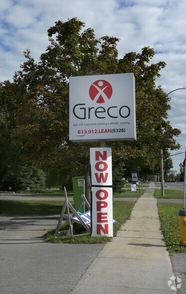 1615 Stittsville Main St, Ottawa, ON à louer - Photo de l’immeuble – Image 3 sur 3