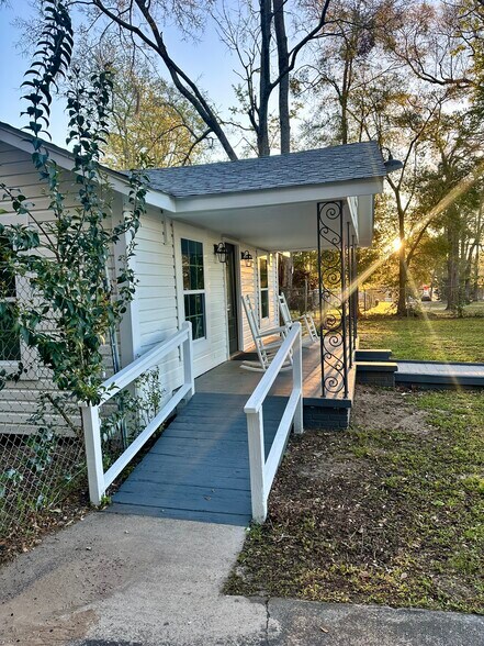 410 E Paul Russell Rd, Tallahassee, FL à louer - Photo de l’immeuble – Image 2 sur 18