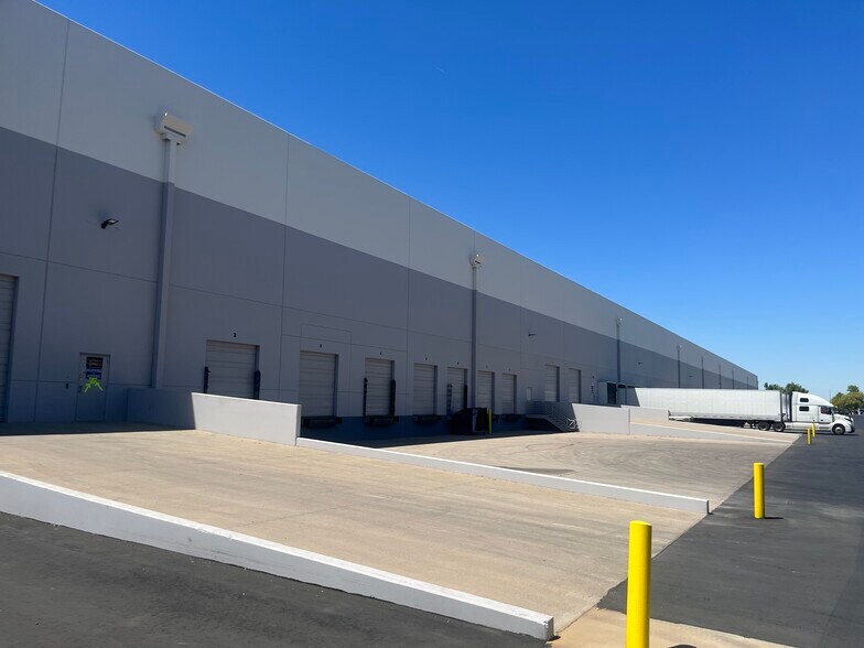 405 N 75th Ave, Phoenix, AZ à louer - Photo de l’immeuble – Image 2 sur 8