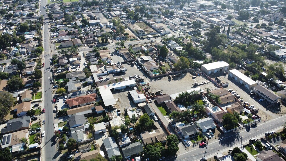 11138 Kadota Ave, Pomona, CA à louer - Aérien – Image 2 sur 2