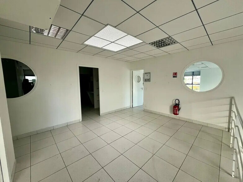 Bureau dans Sorgues à louer - Photo intérieure – Image 3 sur 8