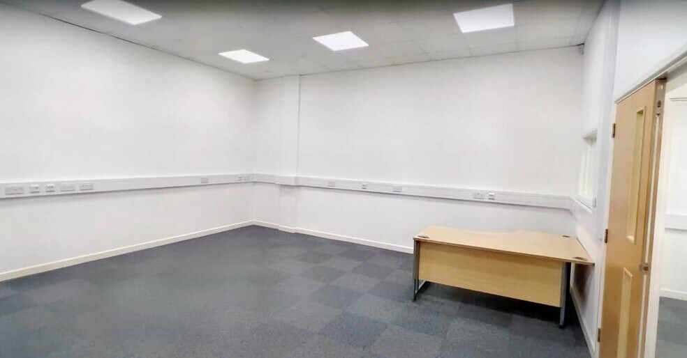 Howard Way, Newport Pagnell à louer - Photo de l’immeuble – Image 3 sur 50